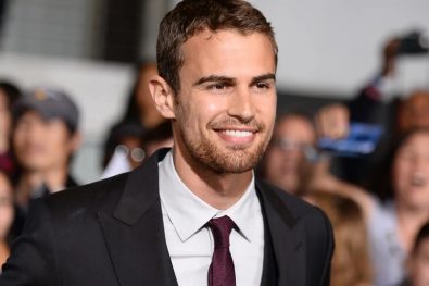 29 GIFs of Theo James aka. Tobias Eaton aka. Four aka. Hottest Man Alive