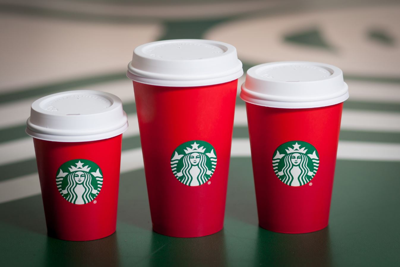 Let's Just Clear Up The Starbucks Red Cups Once And For All - 29Secrets