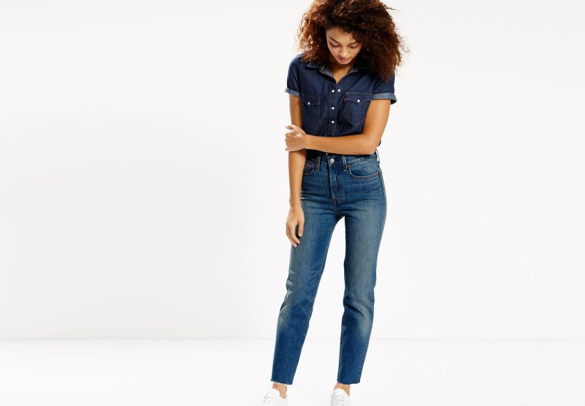 Styling Tricks: How to Wear Coloured Jeans - 29Secrets