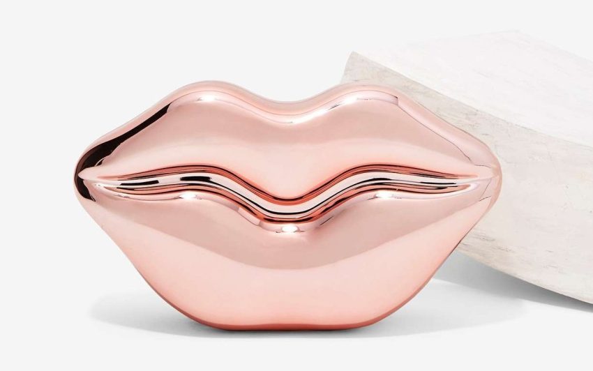 lips-purse