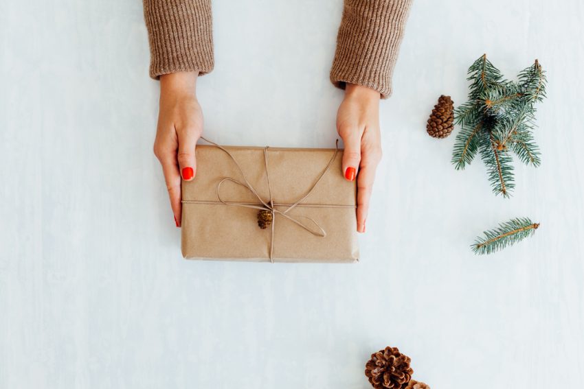 6 Holiday Shopping Tips That Will Actually Save You Money - 29Secrets