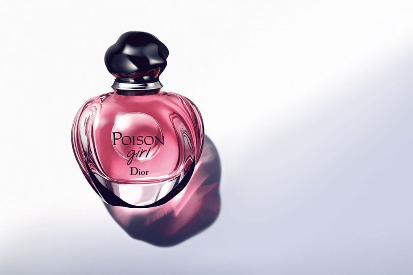 Диор яблоко купить. Christian Dior Poison girl. Диор Пойзон герл парфюмерная вода. Карточка диор Пойзон герл парфюмерная вода. Реклама диор пуазон.