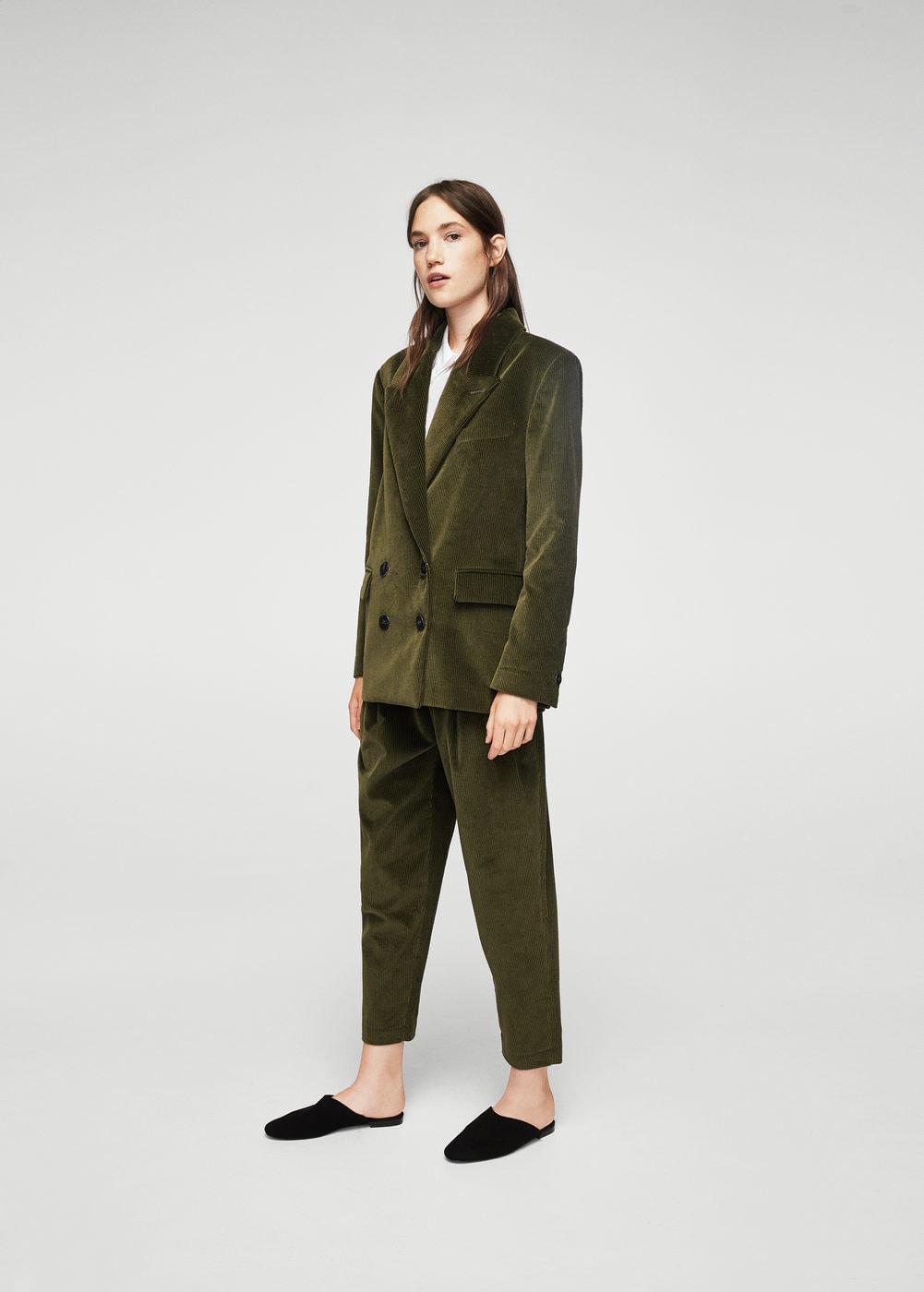 Why Every Woman Needs a Power Suit in her Wardrobe This Fall - 29Secrets