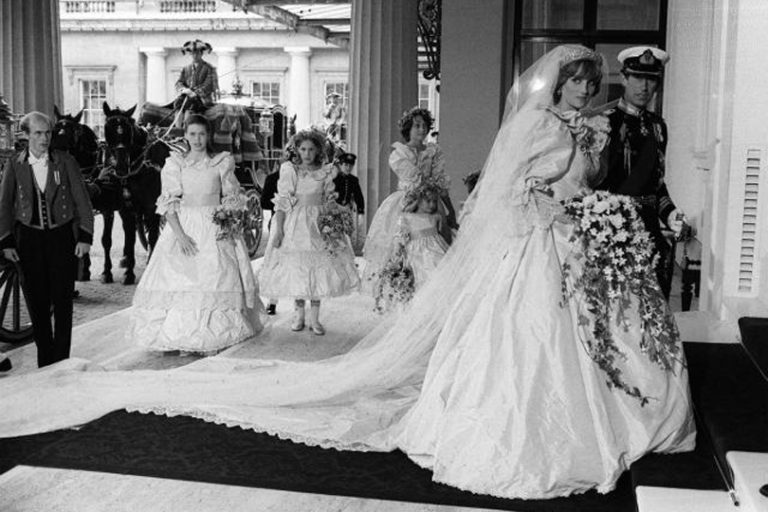 Princess Diana’s Second Wedding Dress Has Finally Been Revealed - 29Secrets