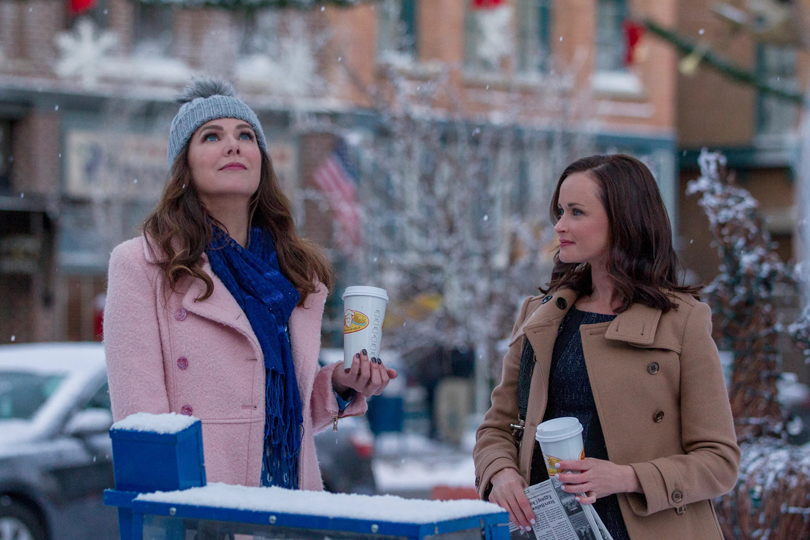 Here's Every Christmas Episode Of 'Gilmore Girls' To Stream This Holiday Season: Gilmore Girls A Year in the Life - Winter