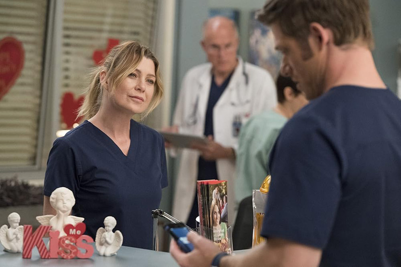 Here’s Every Christmas Episode Of 'Grey's Anatomy' To Stream This Holiday Season - Girlfriend in a Coma