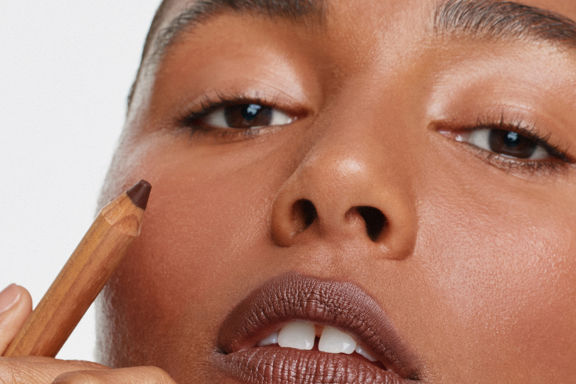 Cozy Up To The “Toasty Makeup” Trend