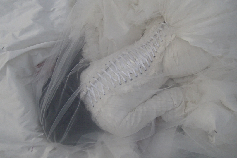 Gabbriette and Matty Healy Victorian Gothic Wedding Was a Rock n Roll Fever Dream - 4