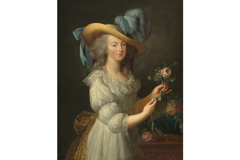 THE STORY OF Marie Antoinette Wedding Dress - Marie-Antoinette en chemise