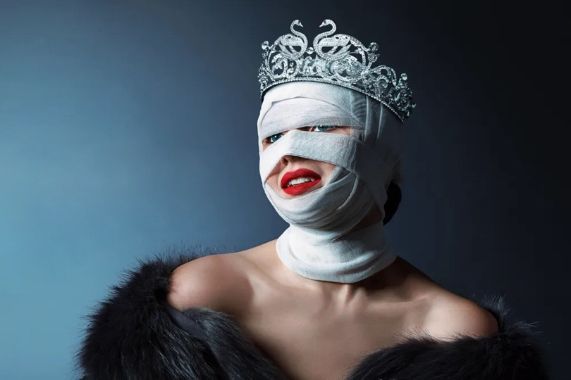 ‘The Swan Behind The Mirror’ Reflects On One of Reality TV’s Lowest Points 
