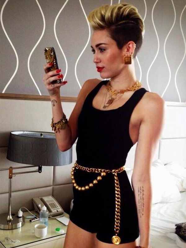 Miley Blowjob - The Top 10 Celebrity Selfies - 29Secrets